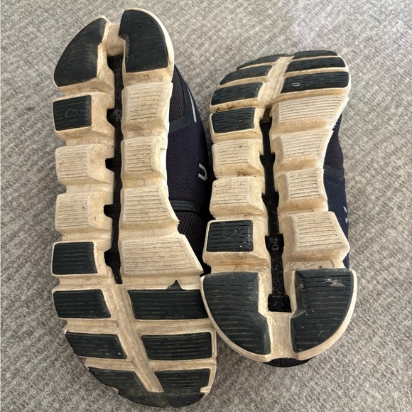 On Cloud - Picture 3 of 3